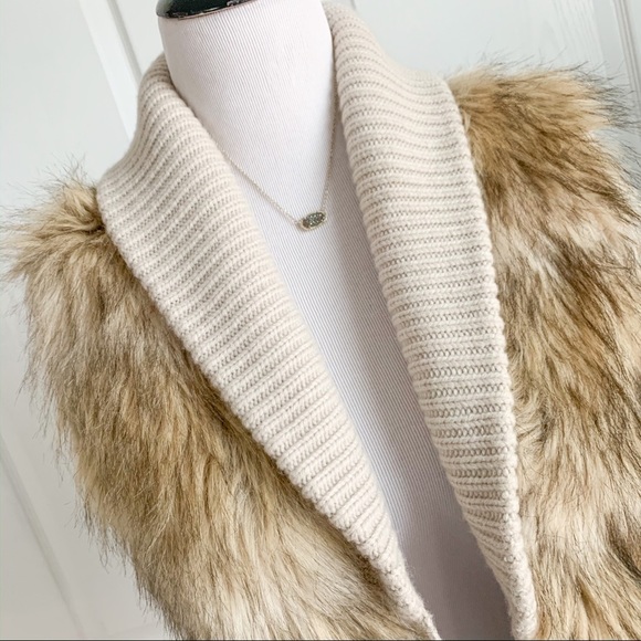 Wool Blend Ann Taylor Faux Fur Chunky Knit Button Vest - Picture 3 of 11